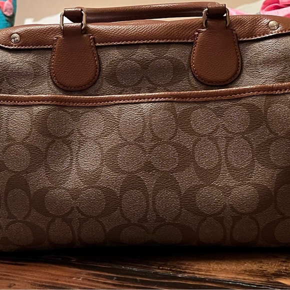 Womens Coach tan crossbody satchel. - Picture 3 of 8